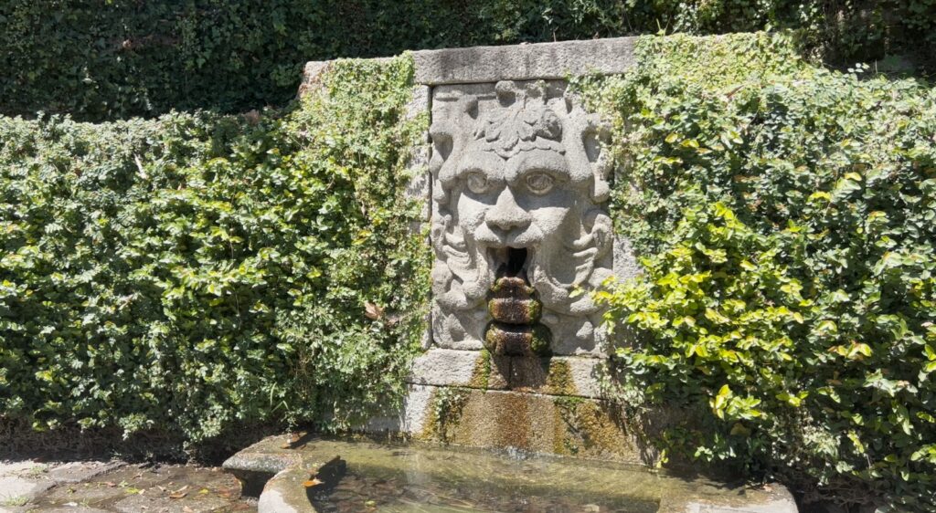 Fonte da Gárgula nos Jardins do Palácio de Cristal no Porto